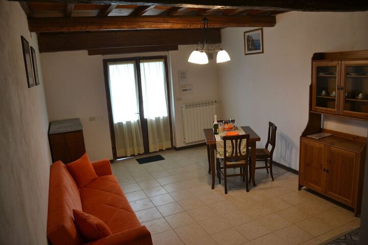 Room 11 of 49