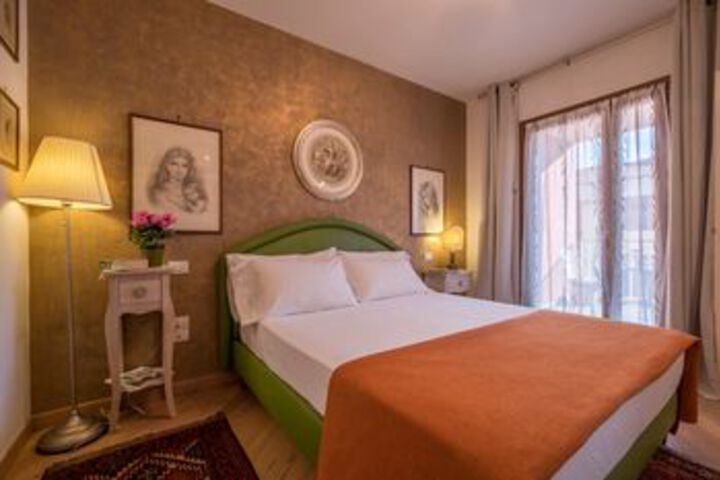 Room 10 of 61