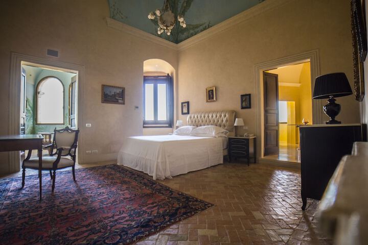 Room 8 of 47