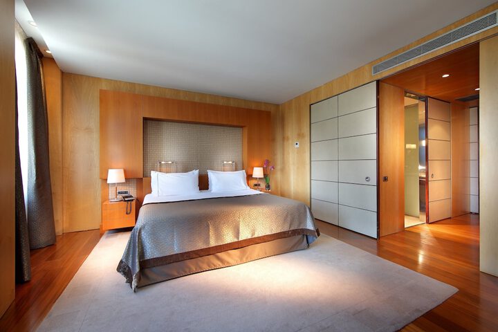 Room 26 of 156