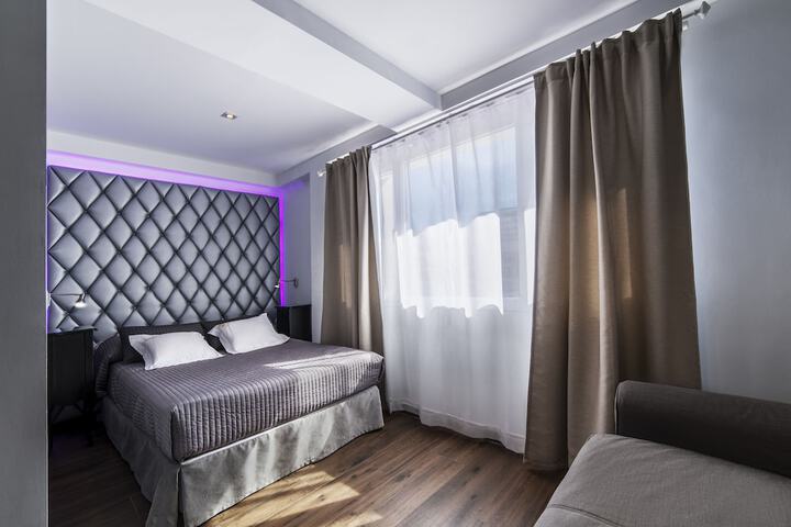 Room 5 of 105