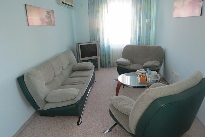 Room 13 of 38