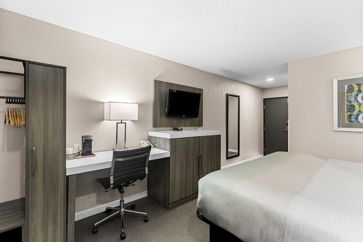 Room 31 of 43