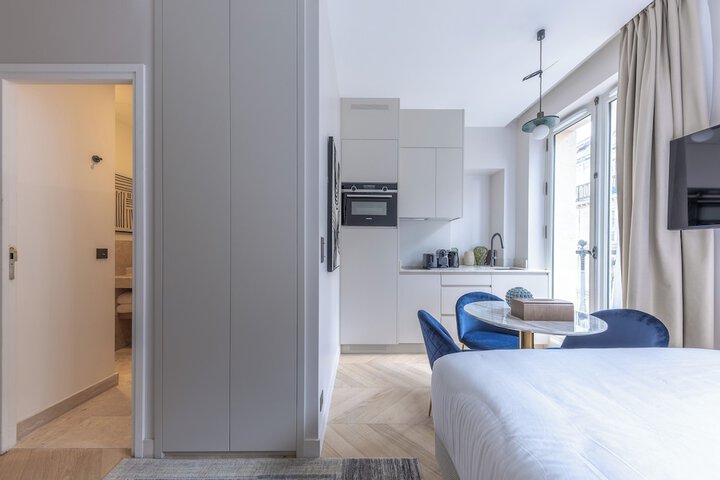 Room 25 of 158