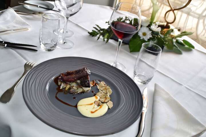 Dining 35 of 51