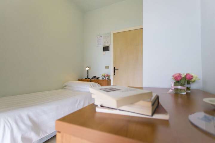 Room 3 of 42