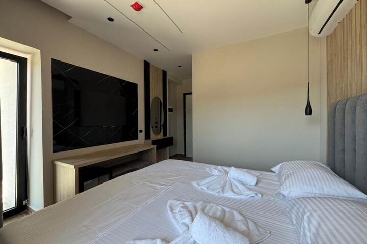 Room 18 of 85
