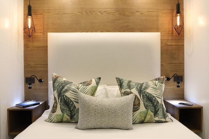 Room 14 of 49