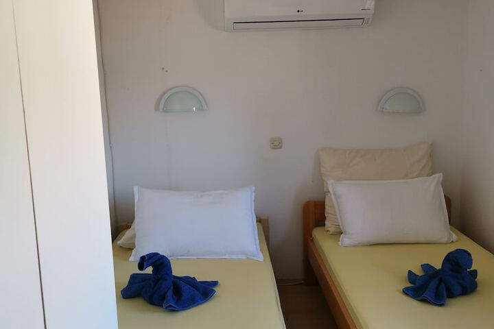 Room 28 of 52