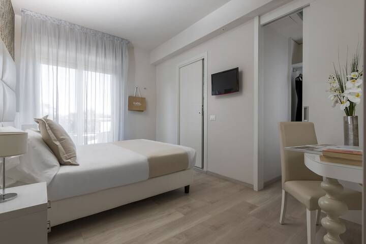 Room 34 of 81