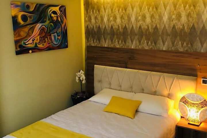 Room 3 of 8