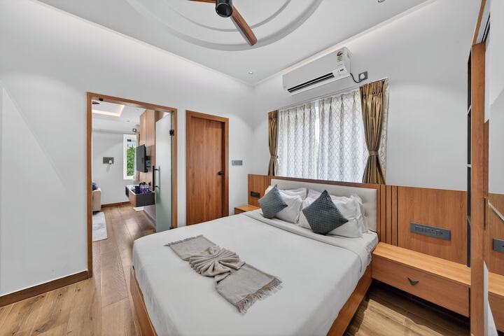 Room 18 of 33