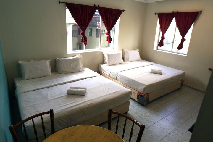Room 6 of 15