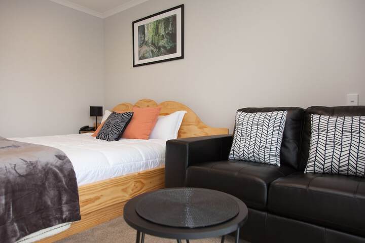 Room 4 of 53