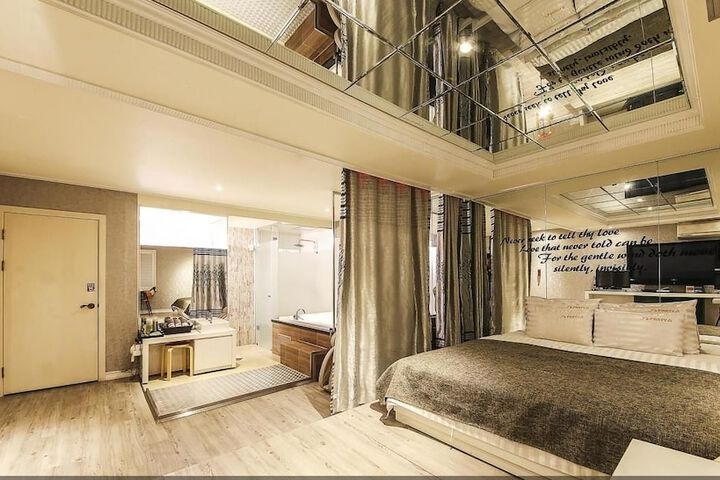 Room 55 of 57