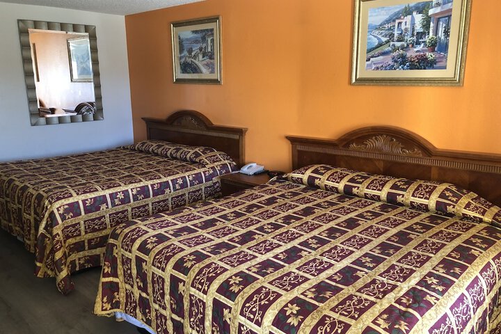 1 King Bed (60 of 65)