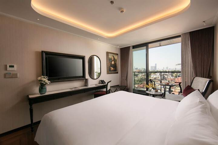 Room 28 of 74