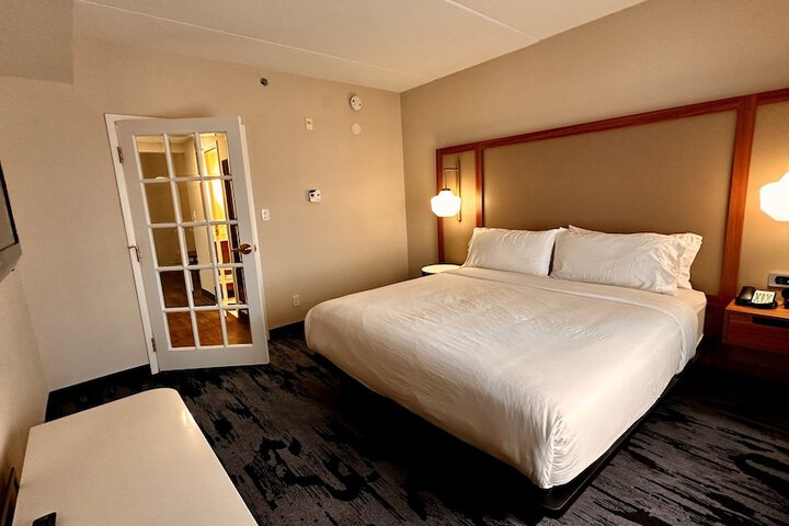 Room 40 of 74