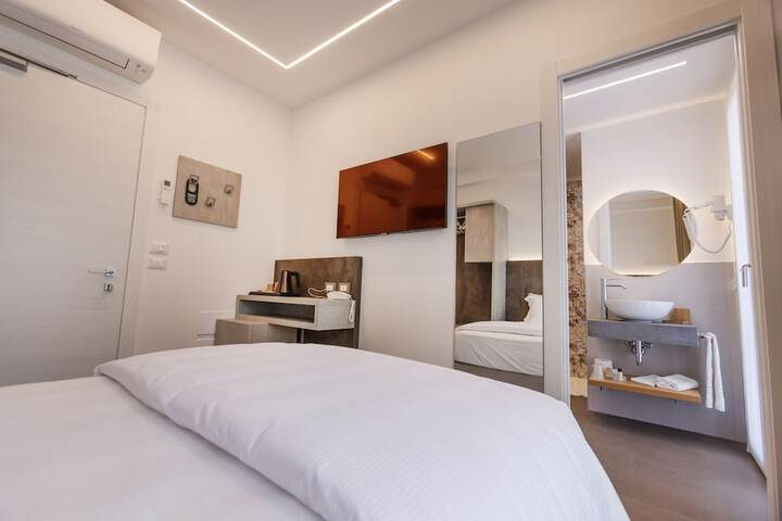 Room 16 of 87