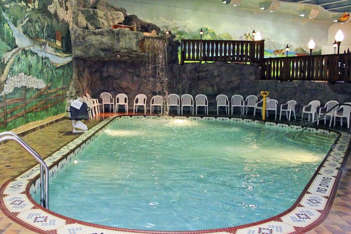 Pool waterfall