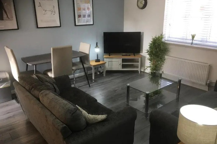 Room 7 of 9
