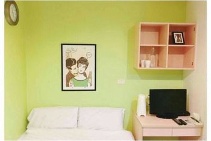 Room 17 of 39