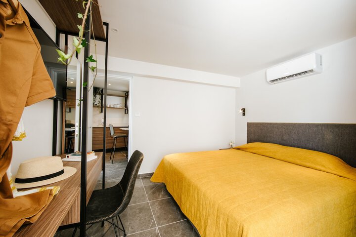 Room 21 of 91