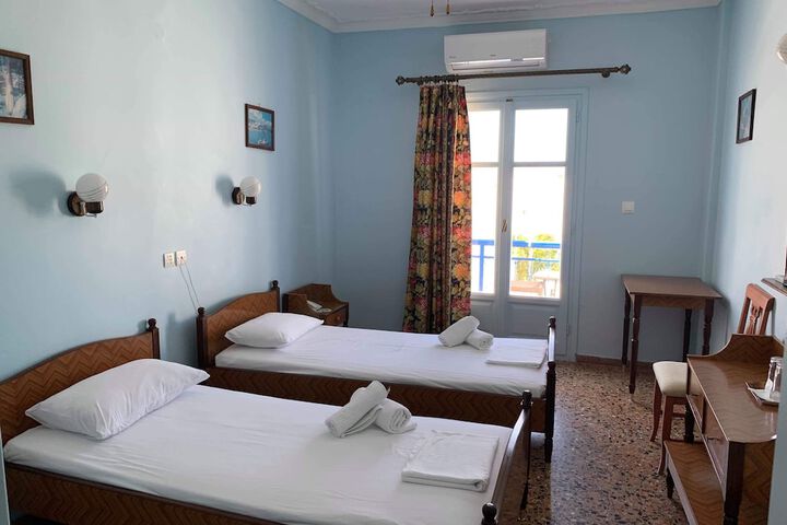 Room 10 of 90