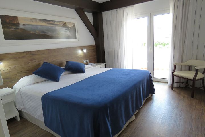 Room 15 of 102