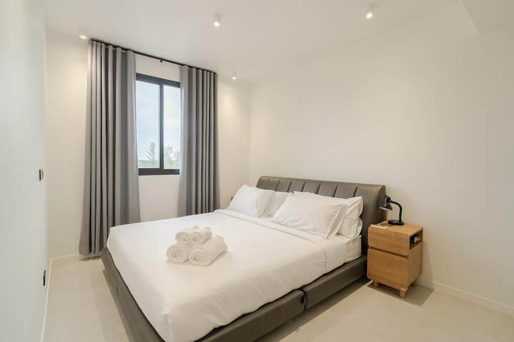 Room 2 of 29