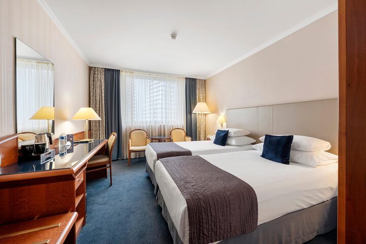 Room 34 of 113