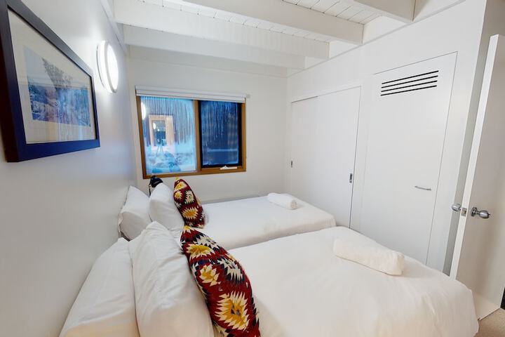 Room 31 of 166