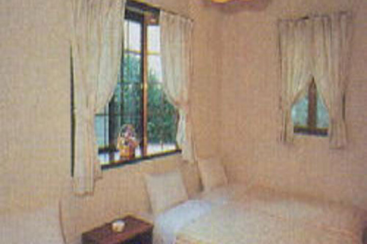 Room 1 of 2