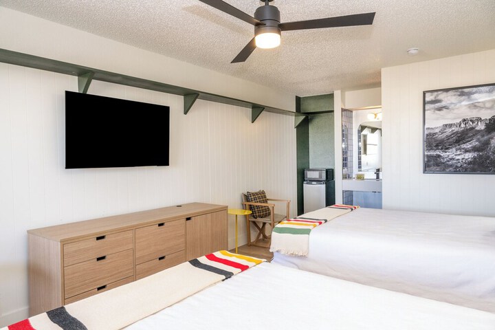 Room 3 of 6