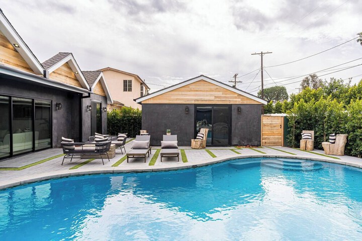 Pool 64 of 103