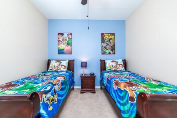 Room 6 of 19
