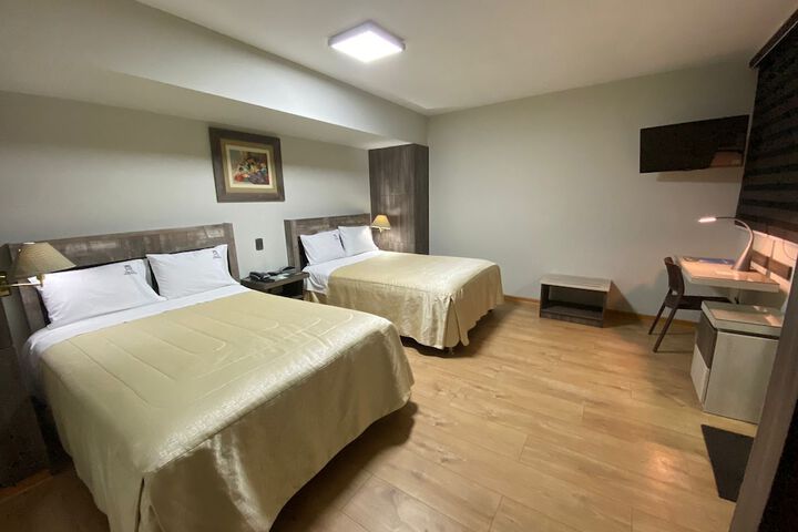 Room 6 of 42