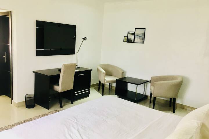 Room 4 of 23