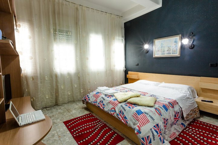 Room 16 of 68