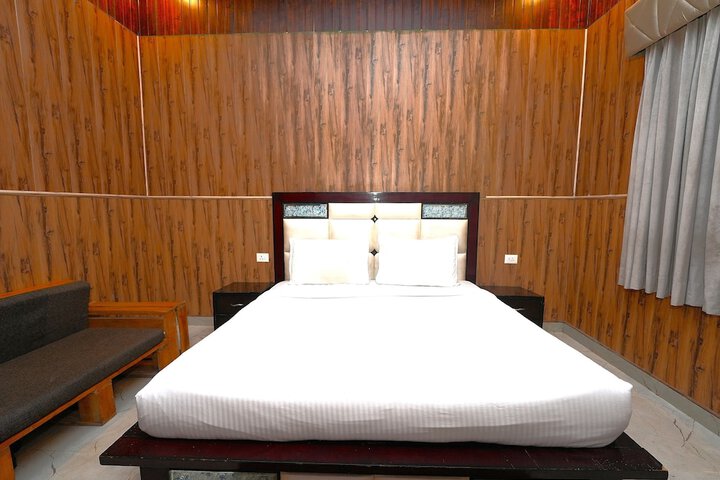 Room 57 of 152