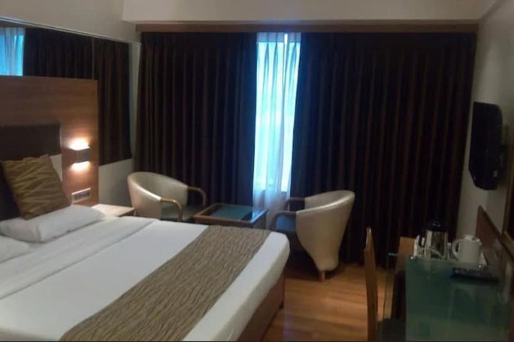 Room 10 of 27