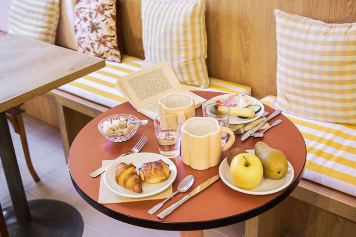 Breakfast/Coffee Service 43 of 81