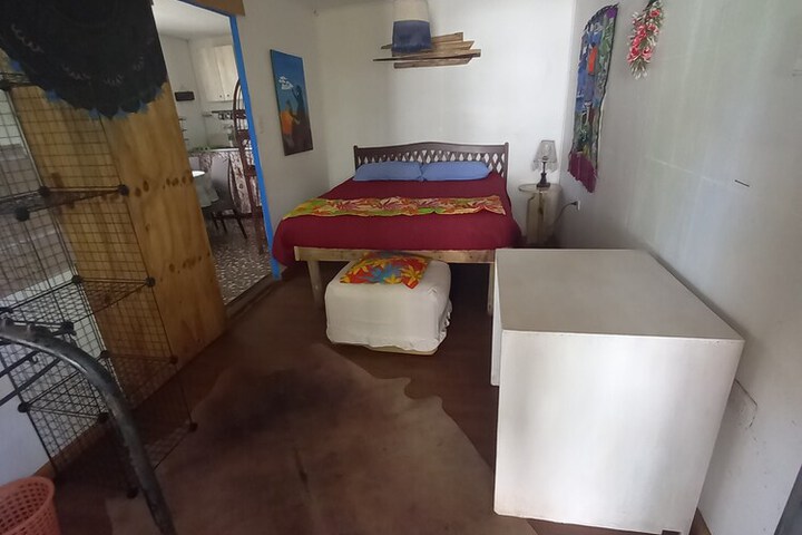 Room 4 of 33