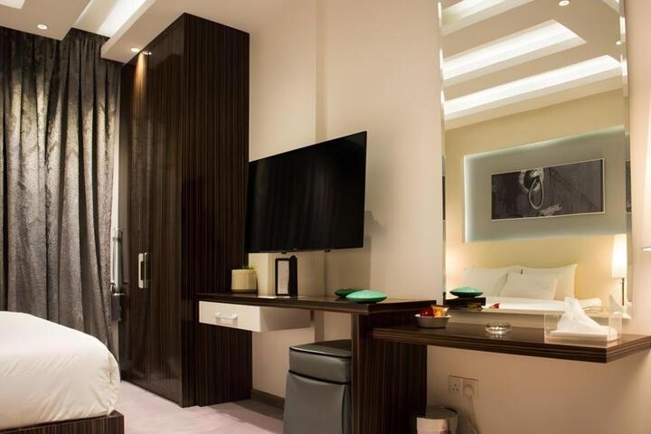 Clowzer Hotel