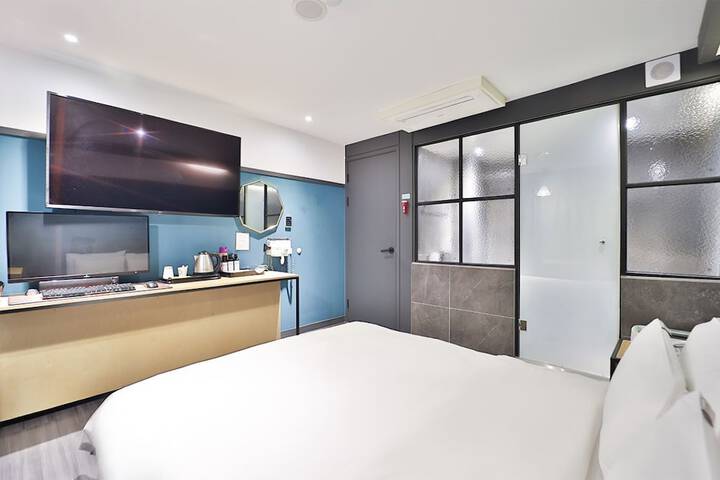 Room 4 of 19