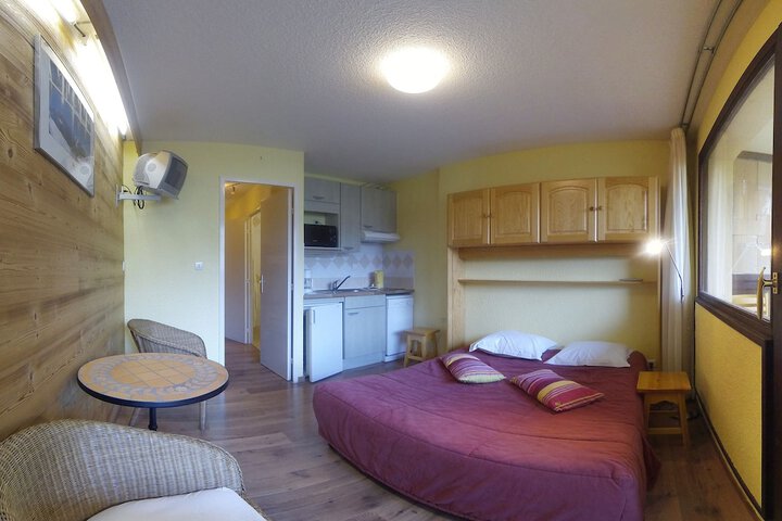 Room 15 of 60
