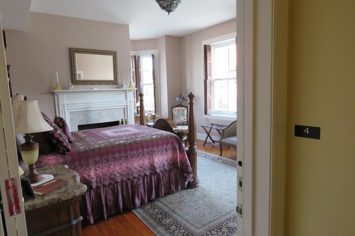 Room 11 of 64