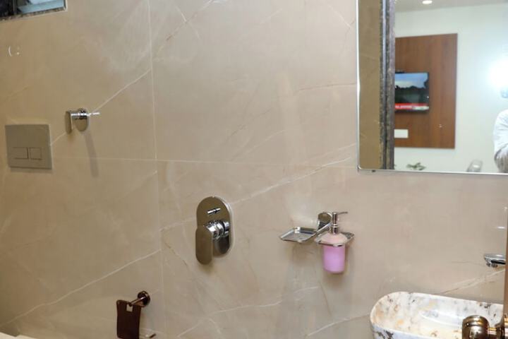 Room 19 of 27