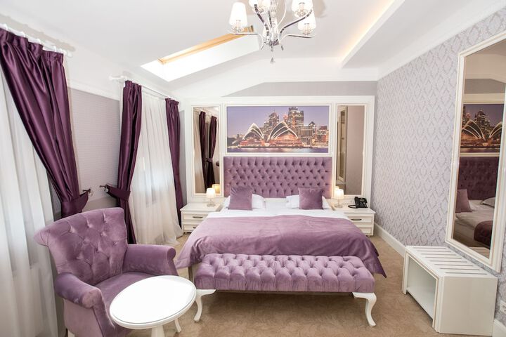 Room 9 of 36