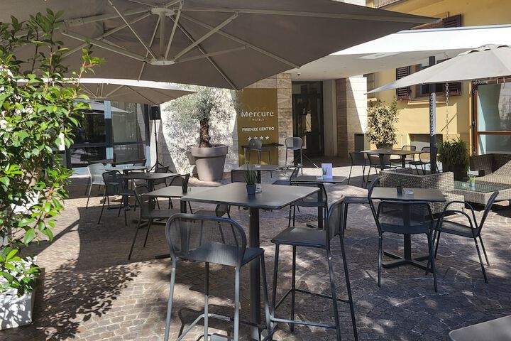 Hotel Exterior 90 of 99